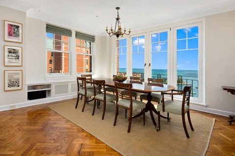 $1,650,000 | 421 West Melrose Street, Unit 18BC, Chicago, IL 60657