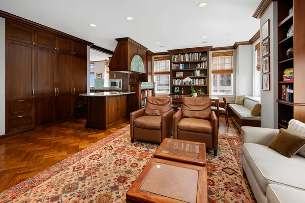 $1,650,000 | 421 West Melrose Street, Unit 18BC, Chicago, IL 60657