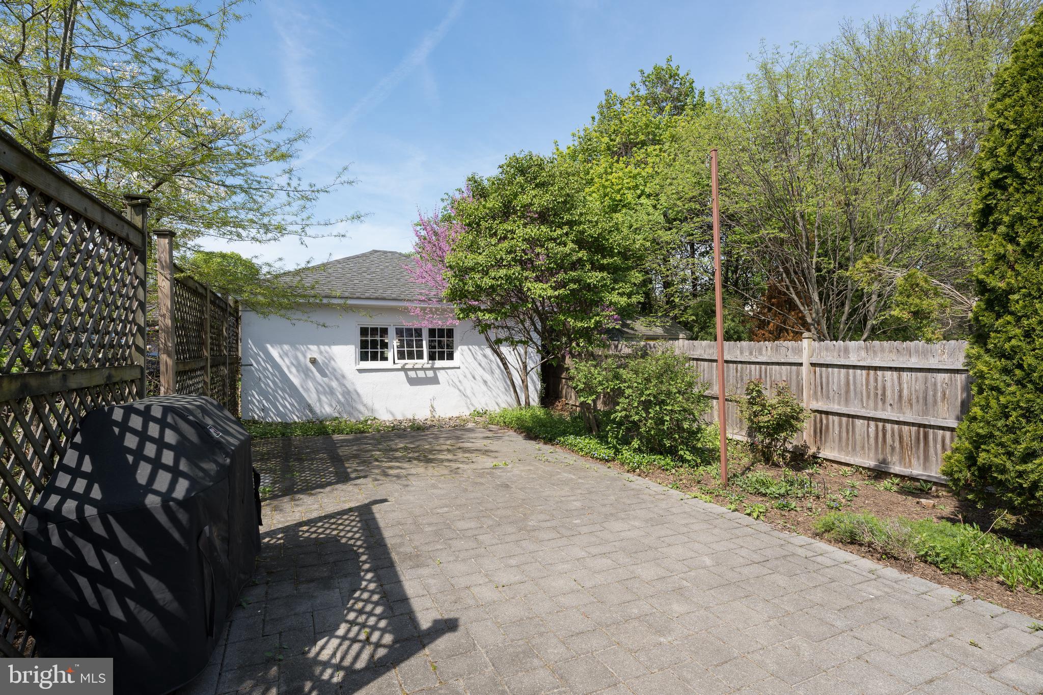 44 Wiggins Street Princeton, NJ 08540 - Photo 35 of 41 a front view of a house with garden