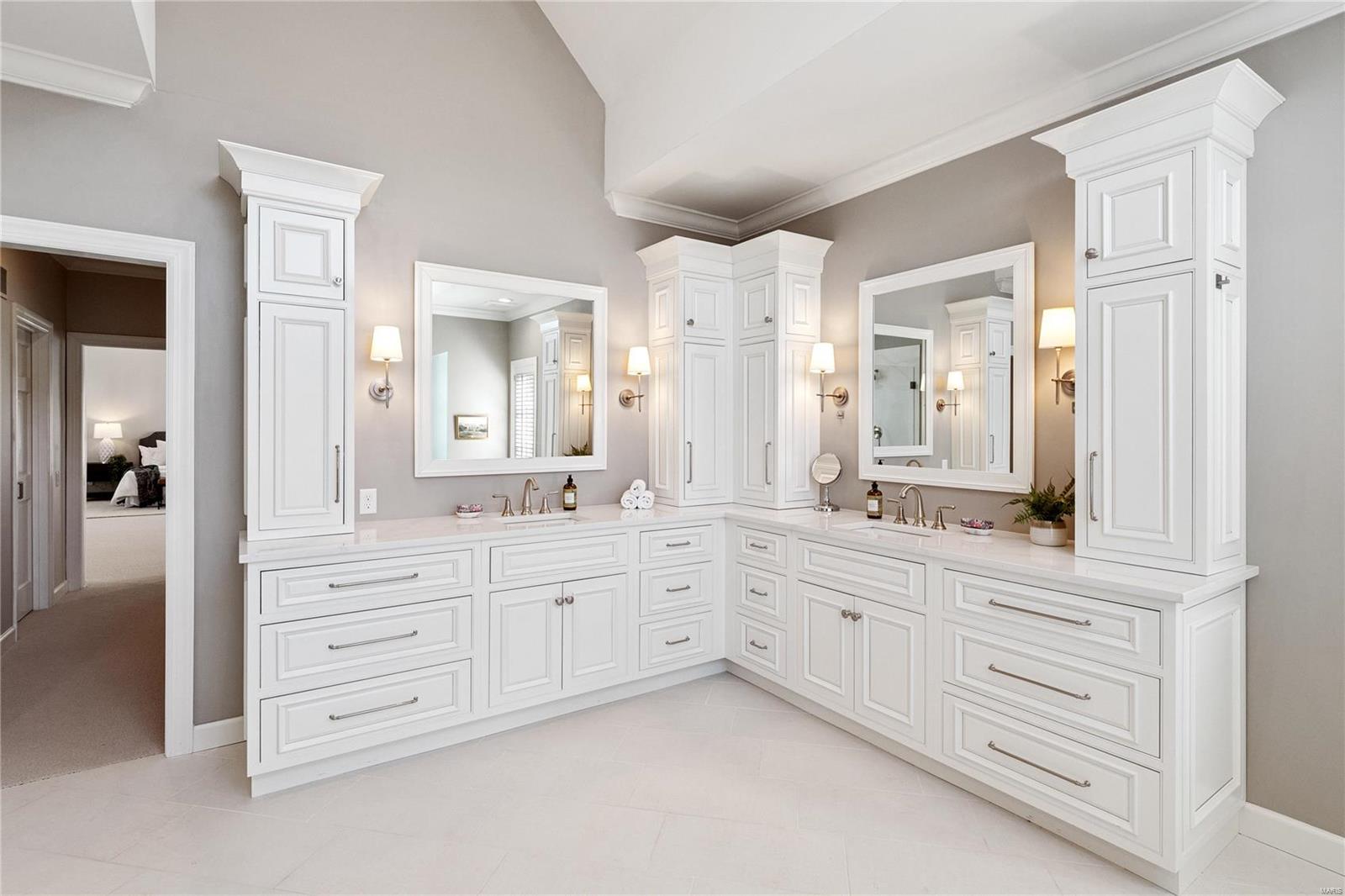 9719 Conway Road Ladue, MO 63124 - Photo 37 of 79 Gallery Image 37