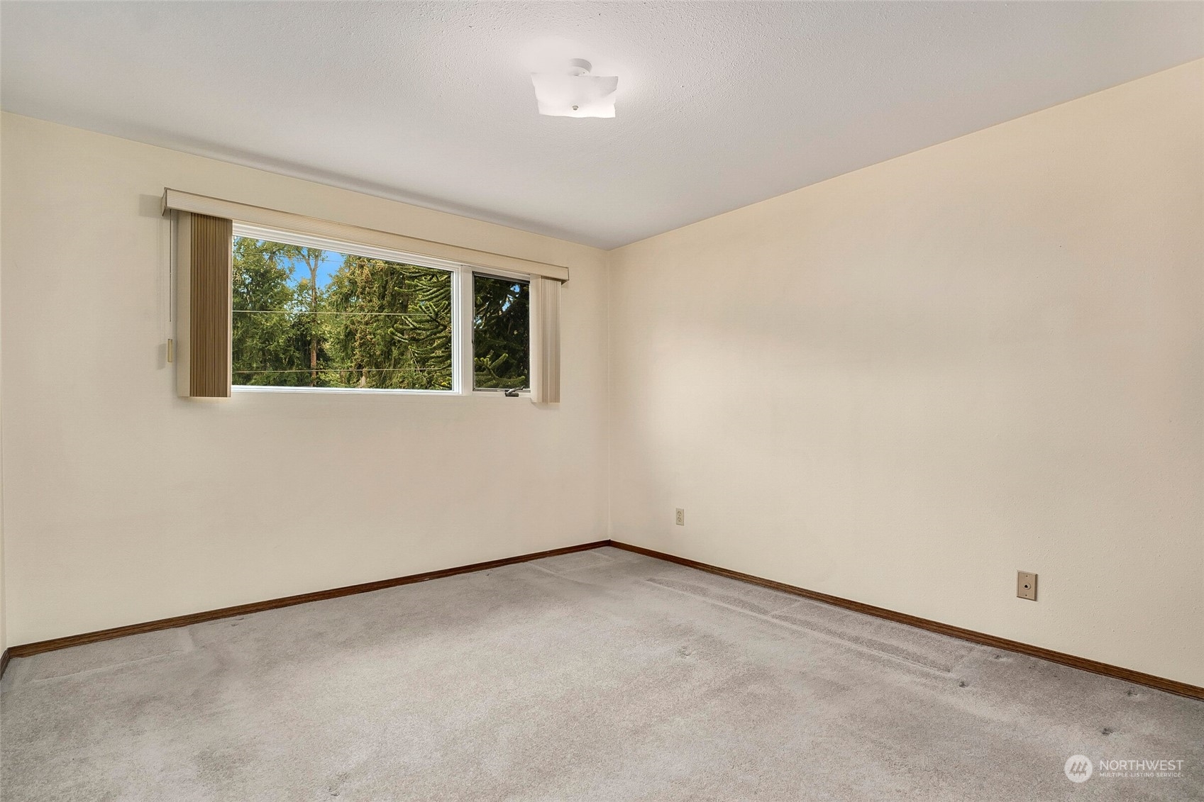 14624 Southeast Allen Rd. Bellevue, WA 98006 - Photo 14 of 26 an empty room with a window