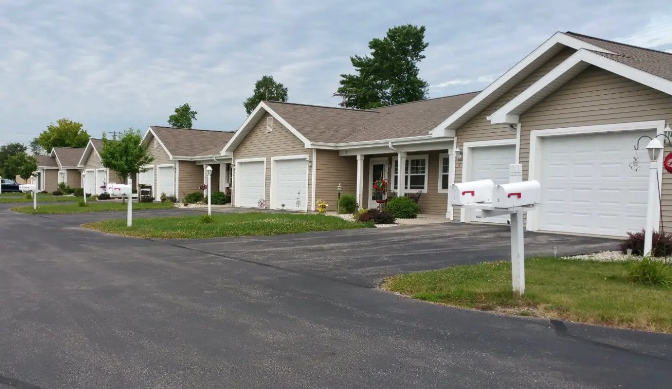 334 Wallace Street, Unit 50 Combined Locks, WI 54113 - Photo 2 of 8