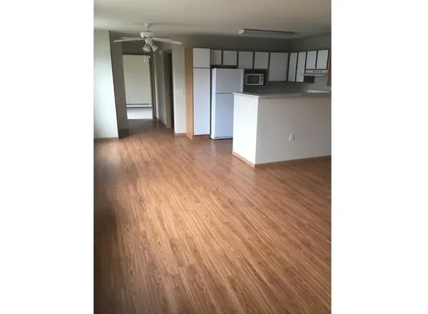 $1,175 | 334 Wallace Street, Unit 50, Combined Locks, WI 54113