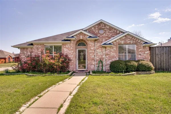 $2,400 | 8806 Oakwood Lane, Frisco, TX 75035