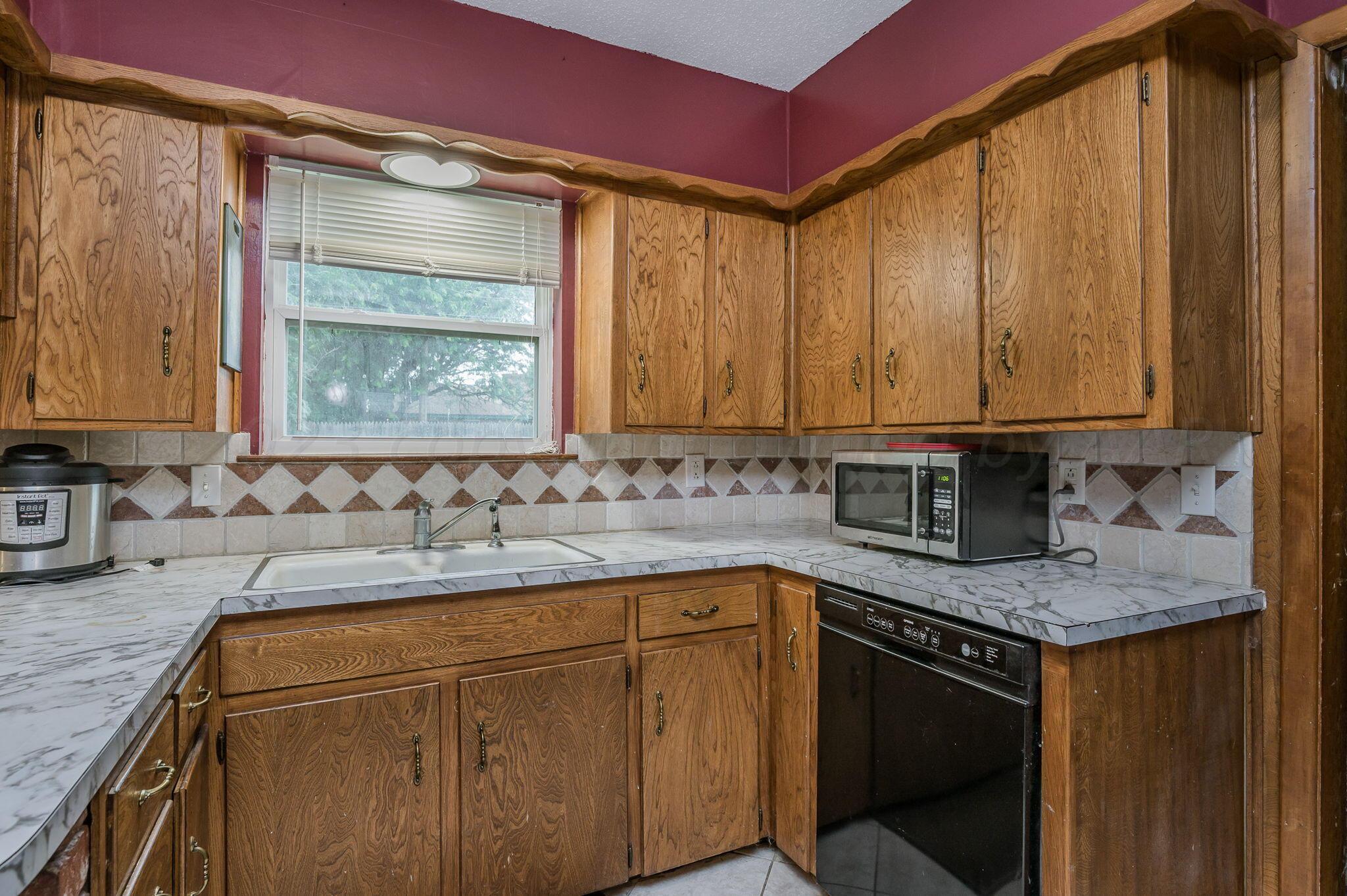 4204 Kingston Road Amarillo, TX 79109 - Photo 6 of 20 Kitchen-2
