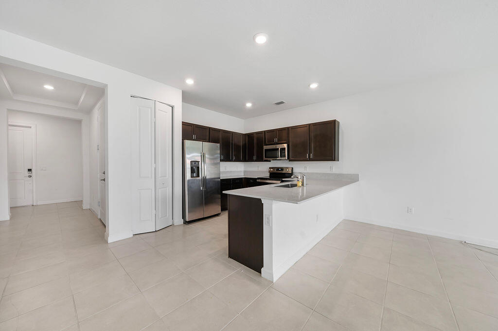 2004 Sugar Maple Drive Riviera Beach, FL 33410 - Photo 26 of 37 Kitchen