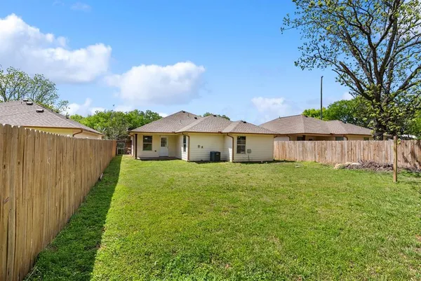 $1,550 | 1203 South 1st Street, Sherman, TX 75090