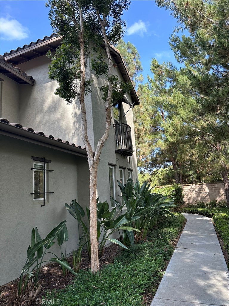 29 Stepping Stone Irvine, CA 92603 - Photo 2 of 10 a view of outdoor space and yard
