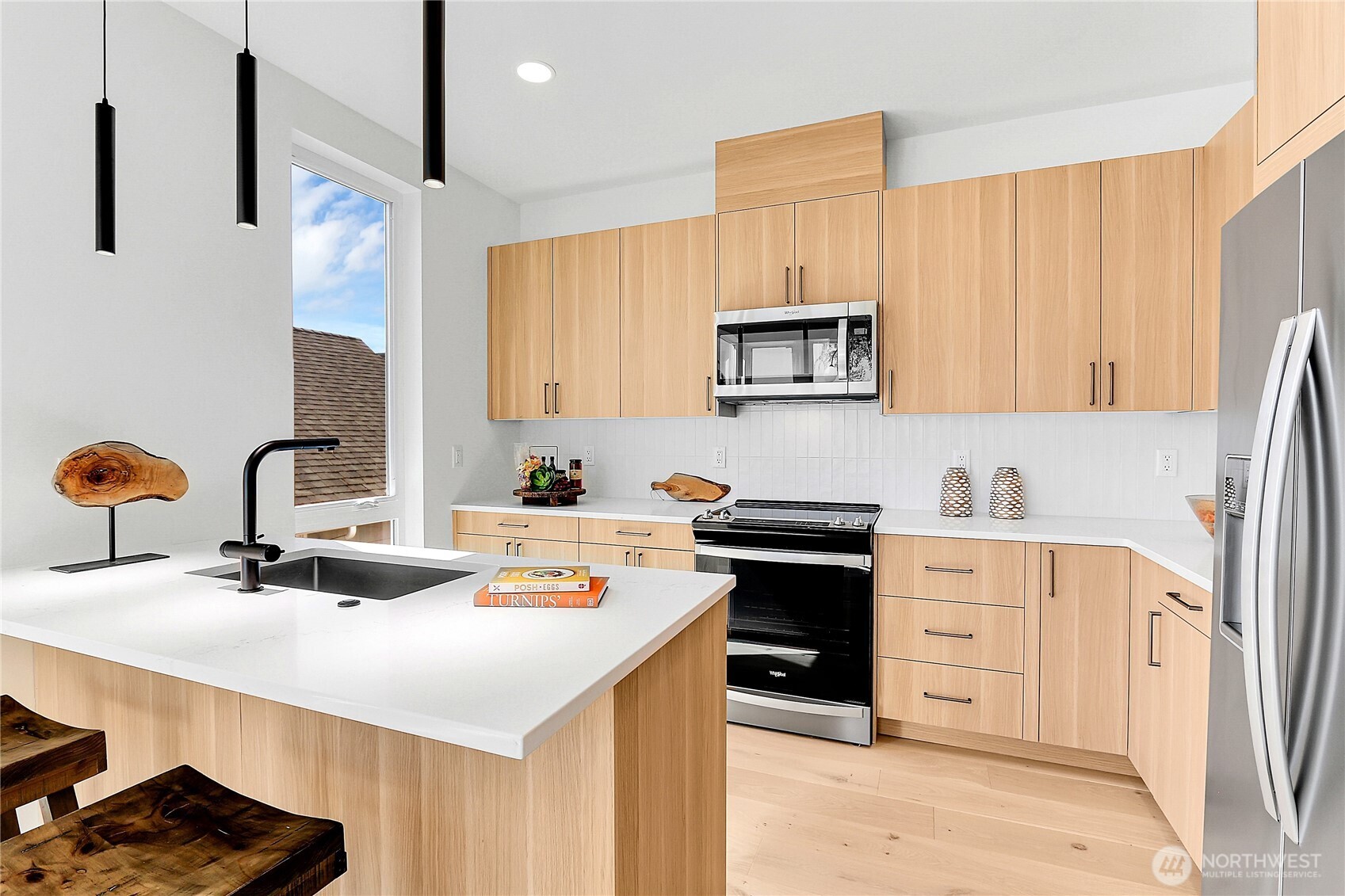 627 West Emerson Street Seattle, WA 98119 - Photo 5 of 30