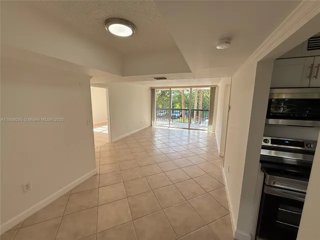 $2,250 | 10875 Southwest 112th Avenue, Unit 208, Miami, FL 33176