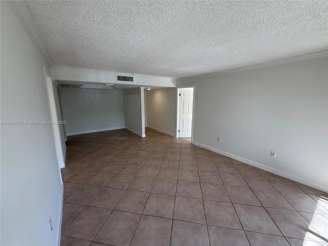 $2,250 | 10875 Southwest 112th Avenue, Unit 208, Miami, FL 33176