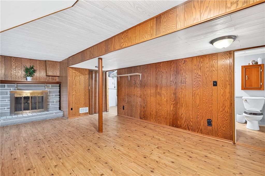 910 Burchfield Road Allison Park, PA 15101 - Photo 18 of 21 a view of an empty room