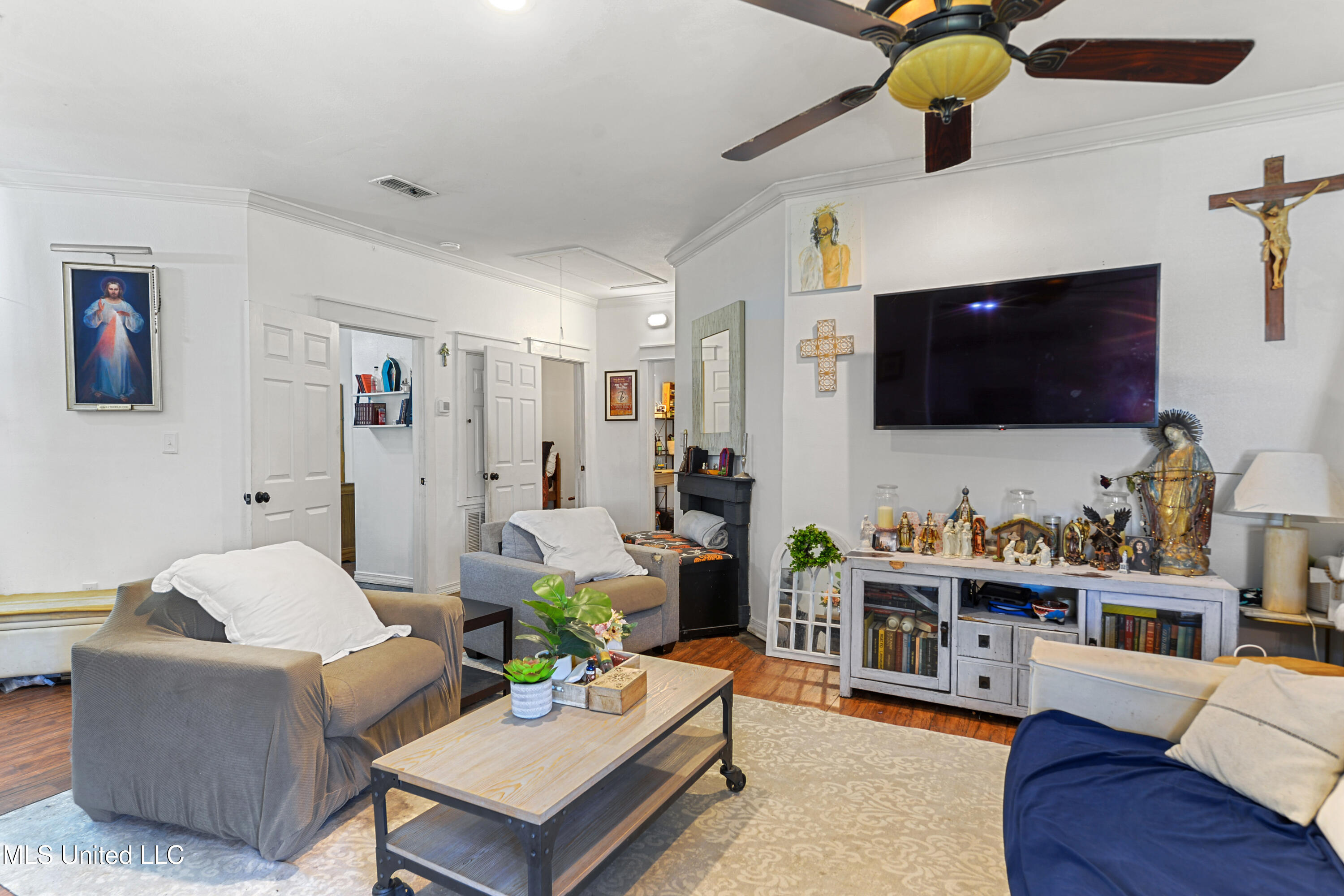 350 State Street Bay St. Louis, MS 39520 - Photo 4 of 17 living area