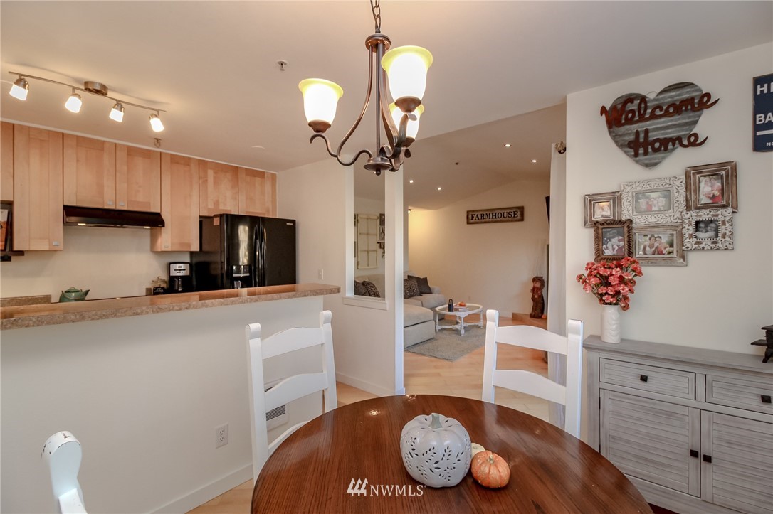 18930 Bothell Everett Highway, Unit E302 Bothell, WA 98012 - Photo 5 of 16