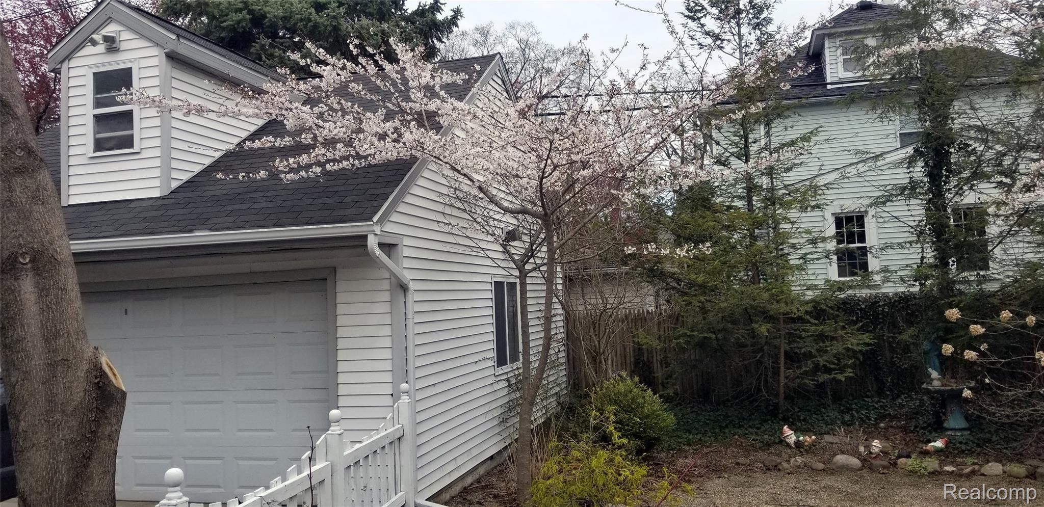 328 Rivard Boulevard Grosse Pointe, MI 48230 - Photo 64 of 72 ri 3.jpg