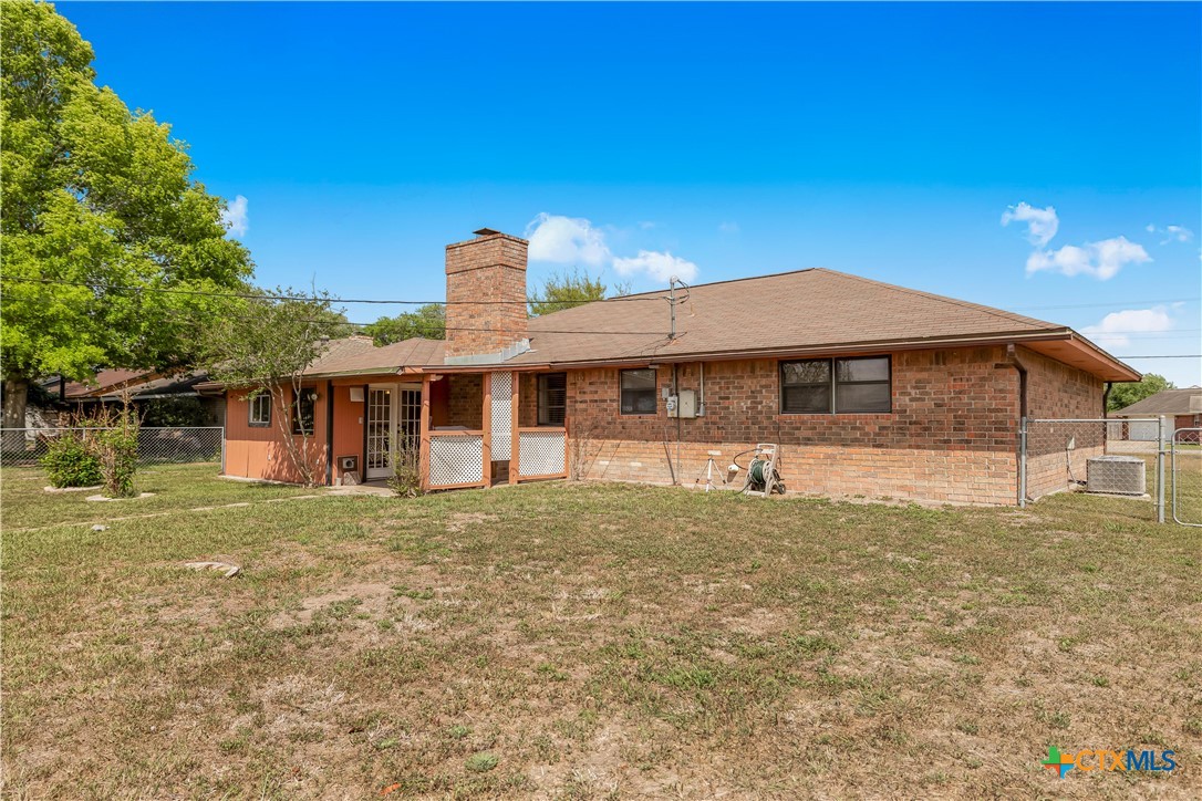 307 Pheasant Drive Victoria, TX 77905 - Photo 23 of 33