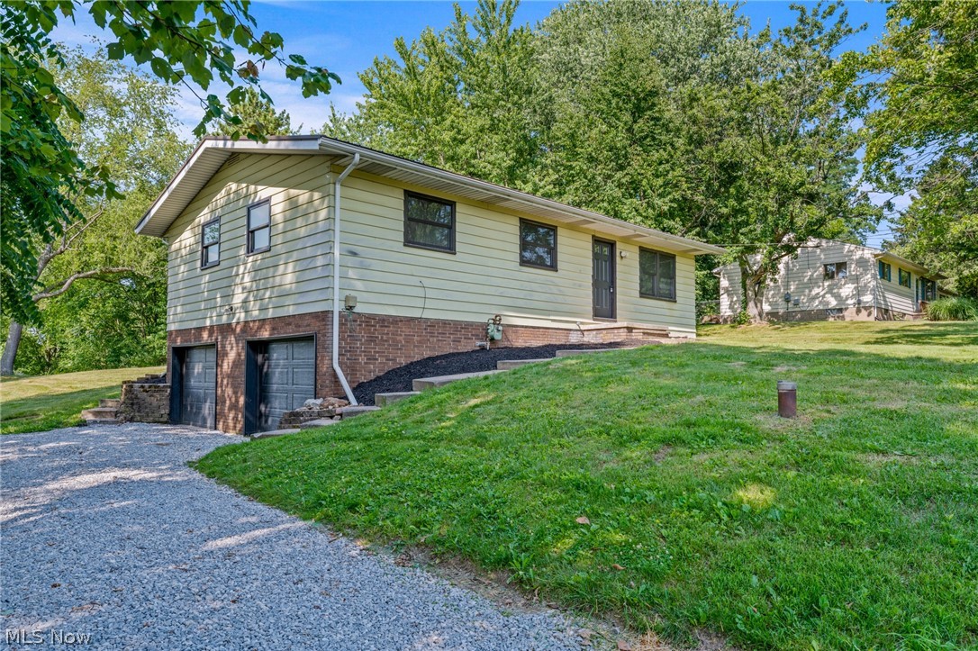 1955 Koons Road Green, OH 44720 - Photo 2 of 38