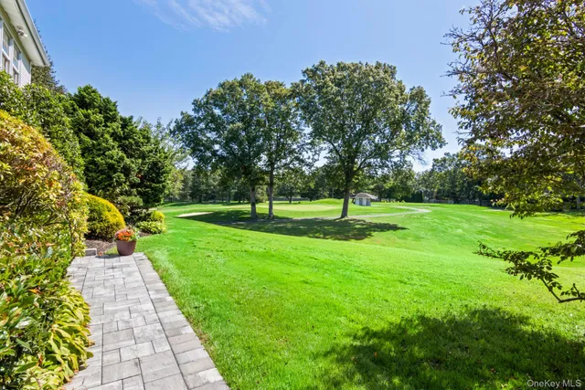 $1,275,000 | 77 The Woods, Commack, NY 11725