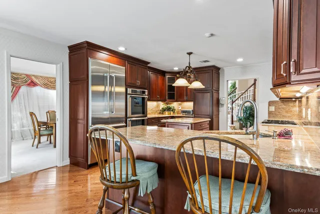 $1,275,000 | 77 The Woods, Commack, NY 11725