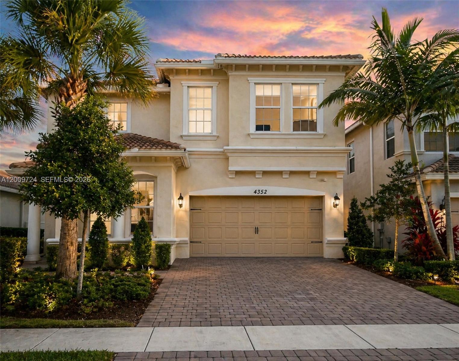 4352 Large Leaf Lane Hollywood, FL 33021 - Photo 1 of 39