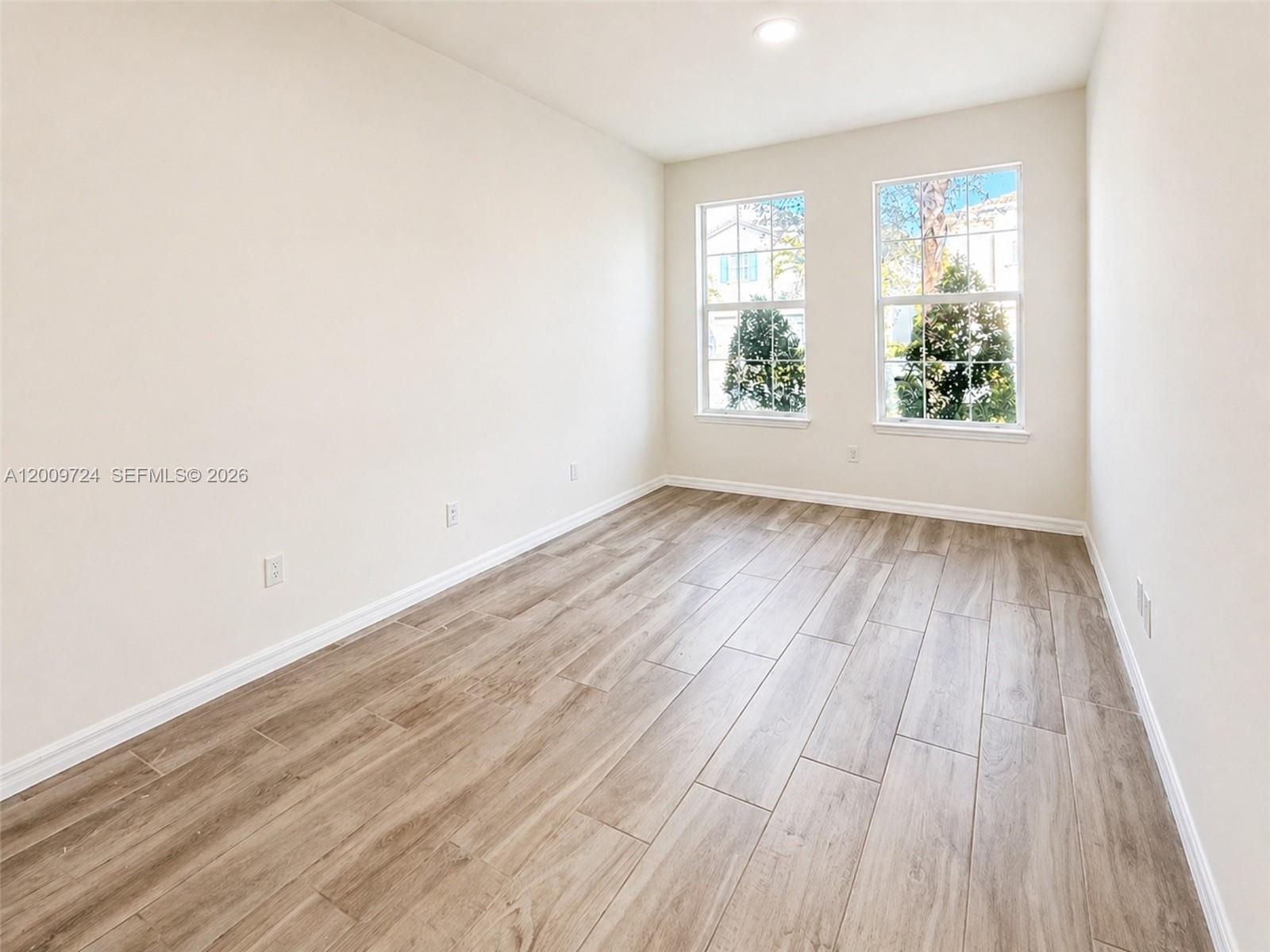4352 Large Leaf Lane Hollywood, FL 33021 - Photo 15 of 39