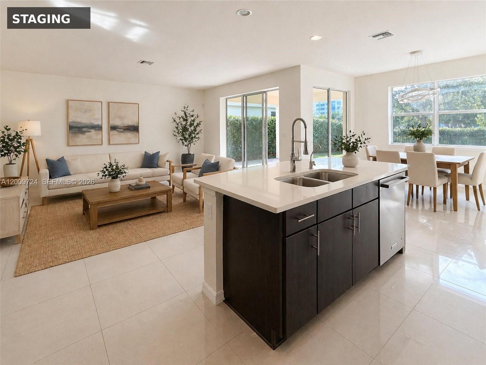 4352 Large Leaf Lane Hollywood, FL 33021 - Photo 6 of 39