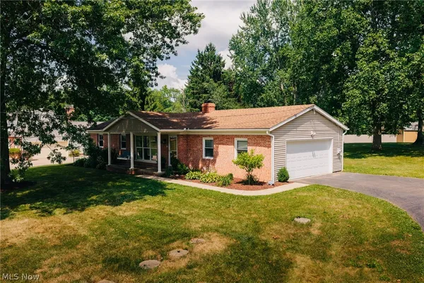 $279,900 | 8666 Morning View Avenue Northwest, Clinton, OH 44216