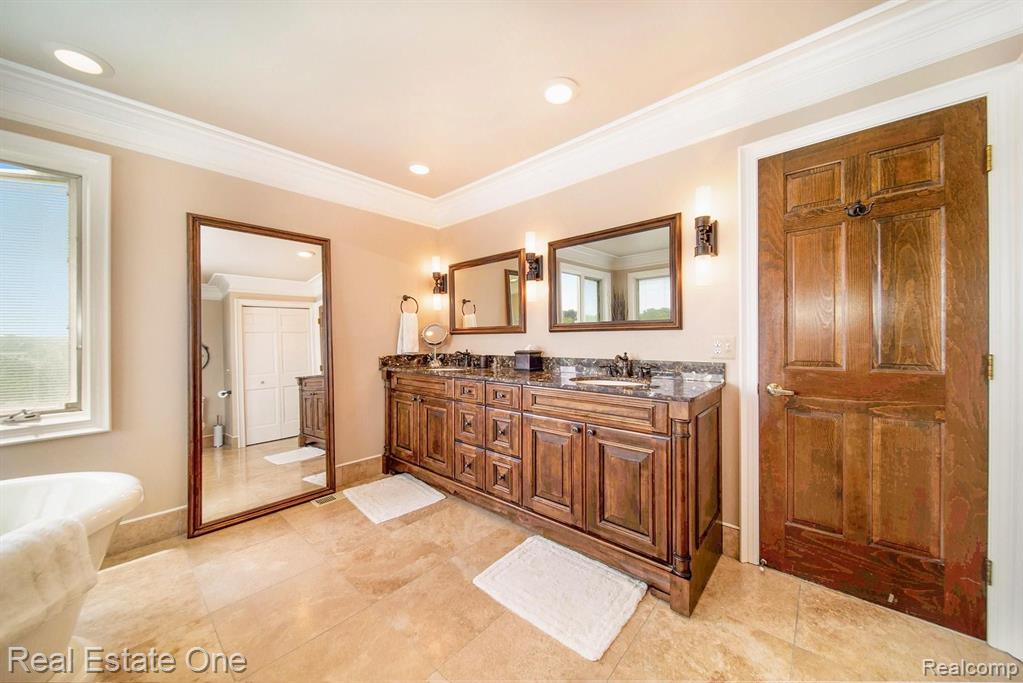 2938 Eagle Court Rochester Hills, MI 48309 - Photo 26 of 63