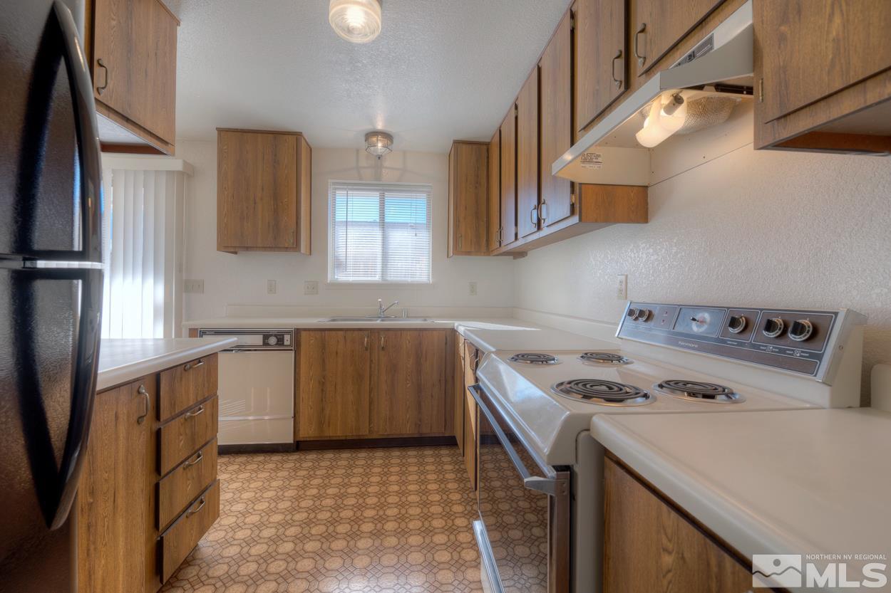 8405 Gipsy Way Reno, NV 89506 - Photo 15 of 24 Photo 15