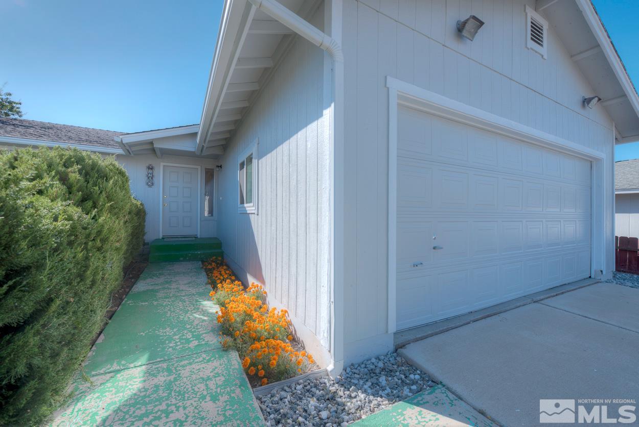 8405 Gipsy Way Reno, NV 89506 - Photo 4 of 24 Photo 4