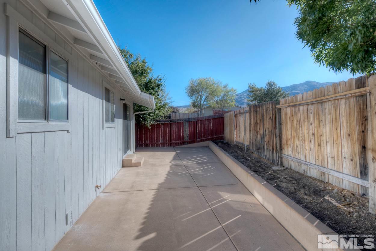 8405 Gipsy Way Reno, NV 89506 - Photo 5 of 24 Photo 5