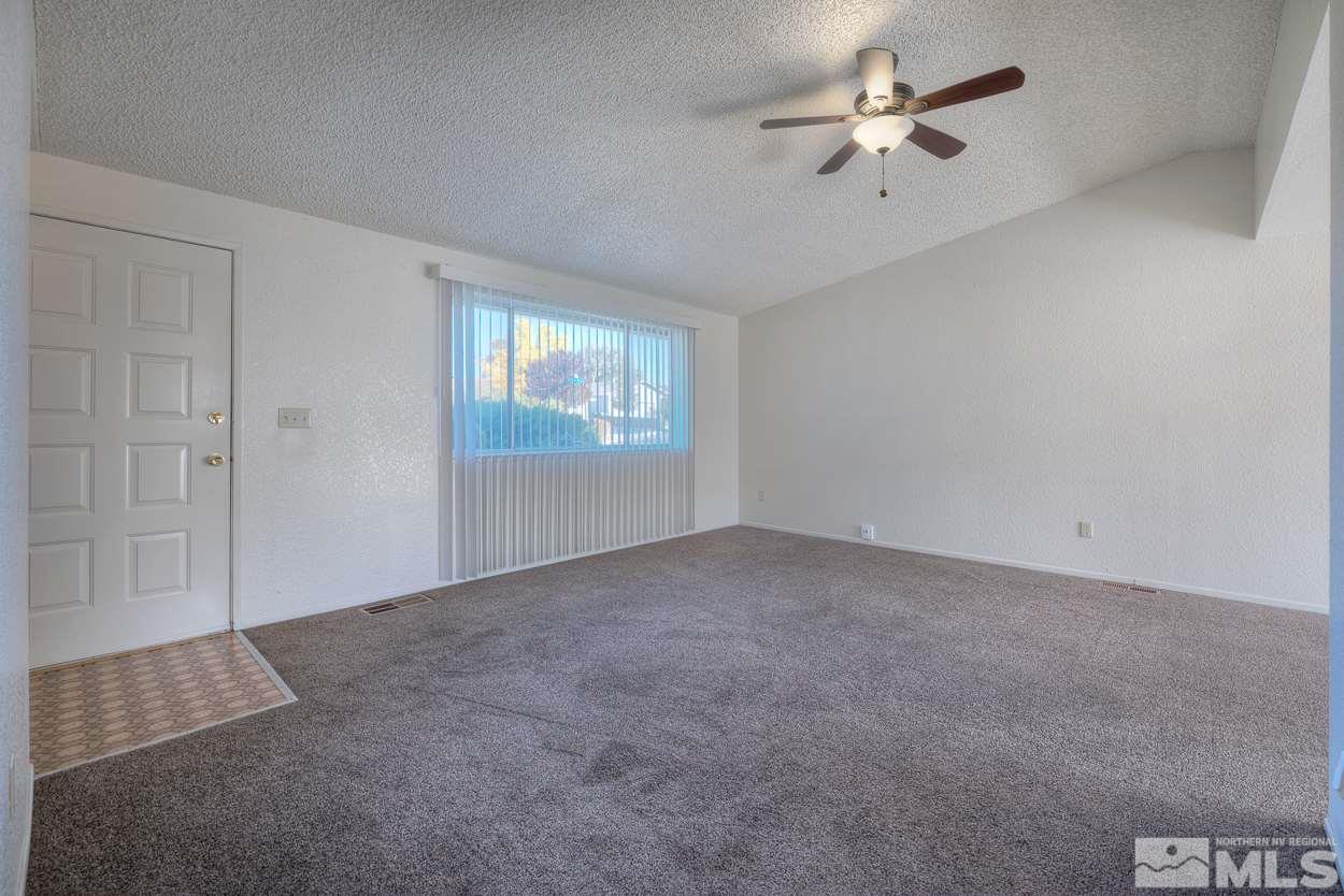 8405 Gipsy Way Reno, NV 89506 - Photo 7 of 24 Photo 7