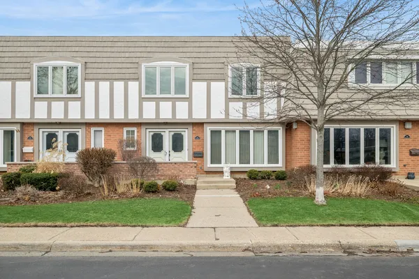 $455,000 | 706 Orleans Drive, Highland Park, IL 60035