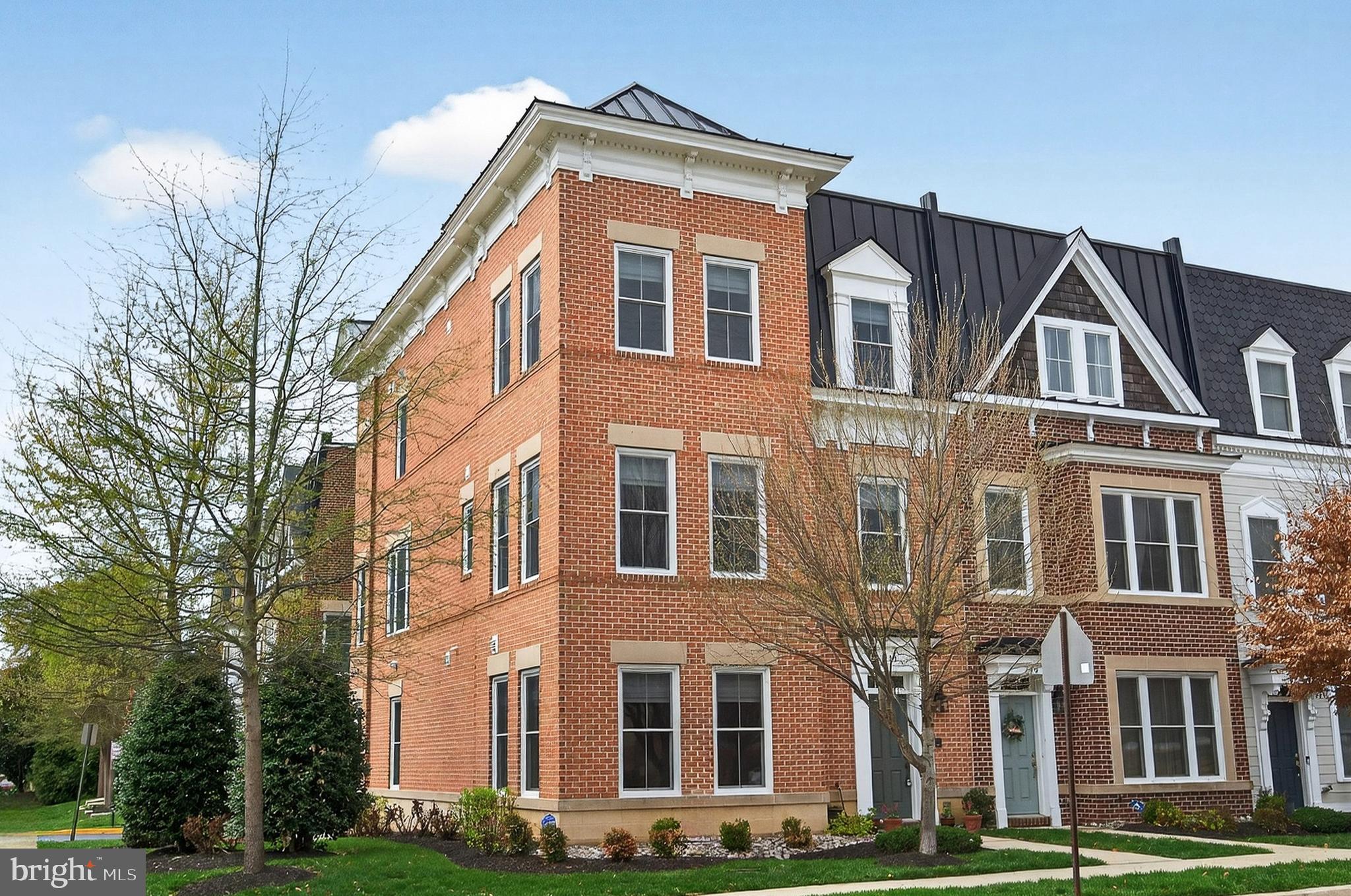 151 Center Street South, Unit 1 Vienna, VA 22180 - Photo 1 of 53 Welcome to 151 Center Street S!