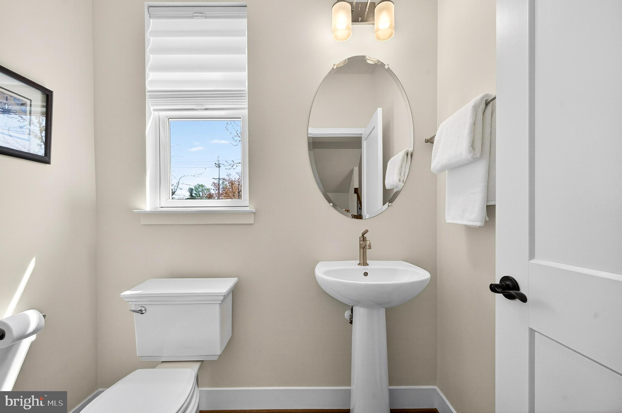 151 Center Street South, Unit 1 Vienna, VA 22180 - Photo 19 of 53 Powder Room