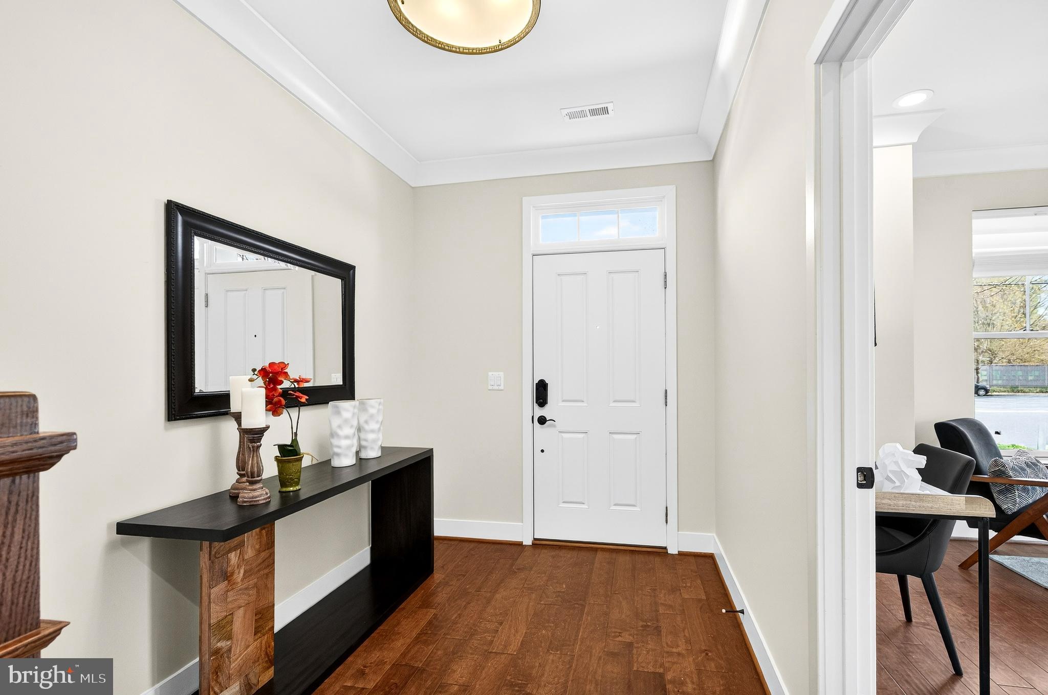 151 Center Street South, Unit 1 Vienna, VA 22180 - Photo 2 of 53 Please come in!
