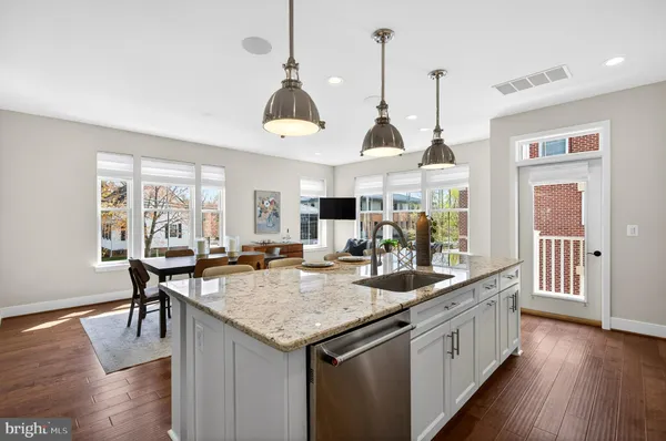 $1,565,000 | 151 Center Street South, Unit 1, Vienna, VA 22180