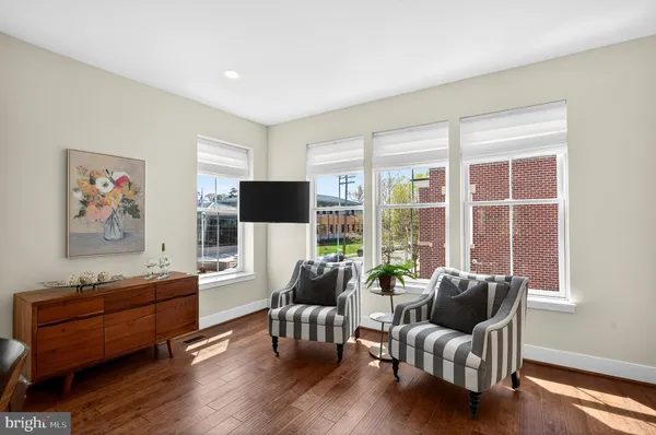 $1,565,000 | 151 Center Street South, Unit 1, Vienna, VA 22180