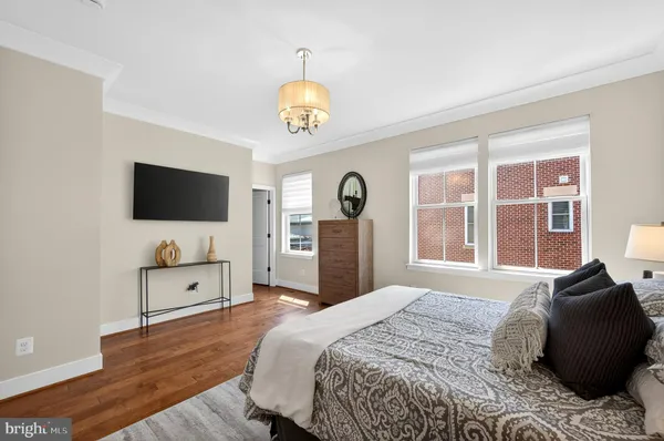 $1,565,000 | 151 Center Street South, Unit 1, Vienna, VA 22180