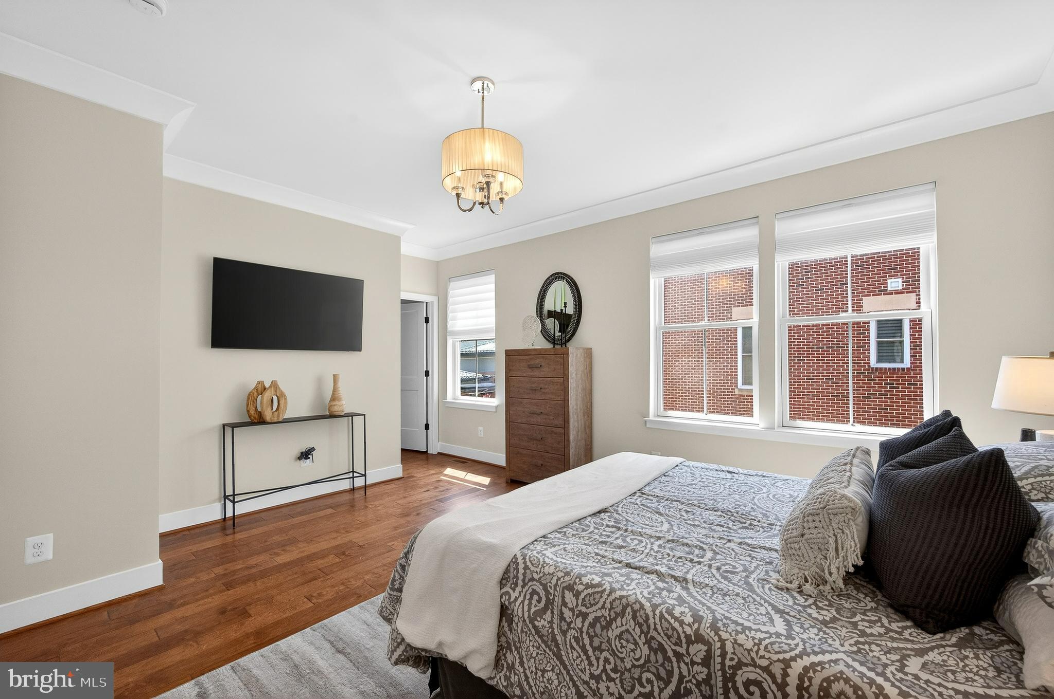 151 Center Street South, Unit 1 Vienna, VA 22180 - Photo 34 of 53
