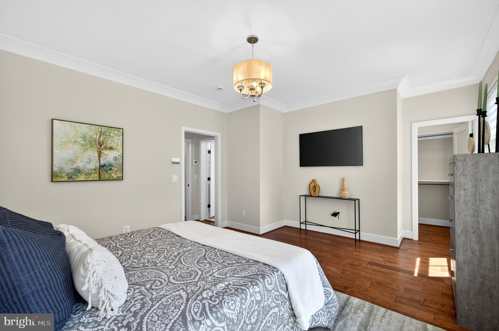 151 Center Street South, Unit 1 Vienna, VA 22180 - Photo 36 of 53