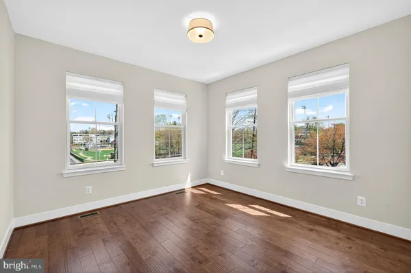 $1,565,000 | 151 Center Street South, Unit 1, Vienna, VA 22180
