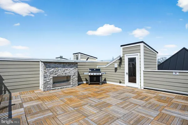 $1,565,000 | 151 Center Street South, Unit 1, Vienna, VA 22180