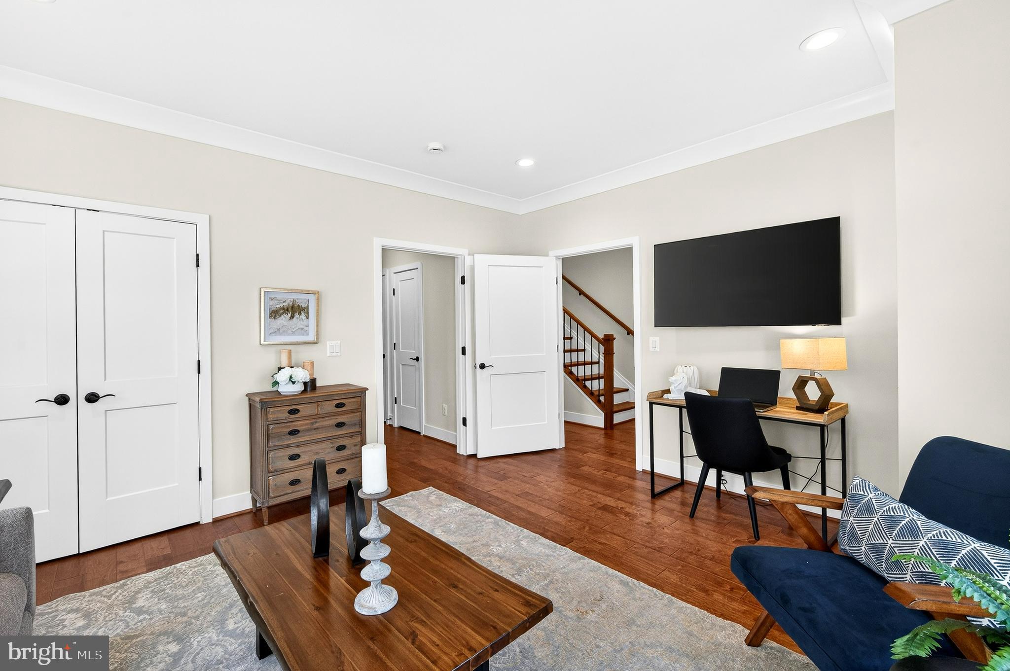 151 Center Street South, Unit 1 Vienna, VA 22180 - Photo 6 of 53 Versatile room for your lifestyle