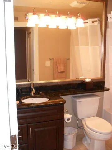 $1,995 | 220 East Flamingo Road, Unit 113, Las Vegas, NV 89169