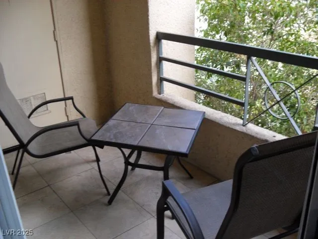 $1,995 | 220 East Flamingo Road, Unit 113, Las Vegas, NV 89169