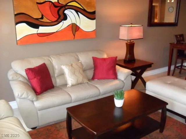 $1,995 | 220 East Flamingo Road, Unit 113, Las Vegas, NV 89169