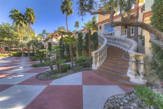 $1,995 | 220 East Flamingo Road, Unit 113, Las Vegas, NV 89169