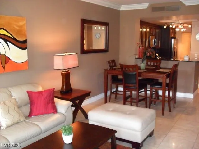 $1,995 | 220 East Flamingo Road, Unit 113, Las Vegas, NV 89169