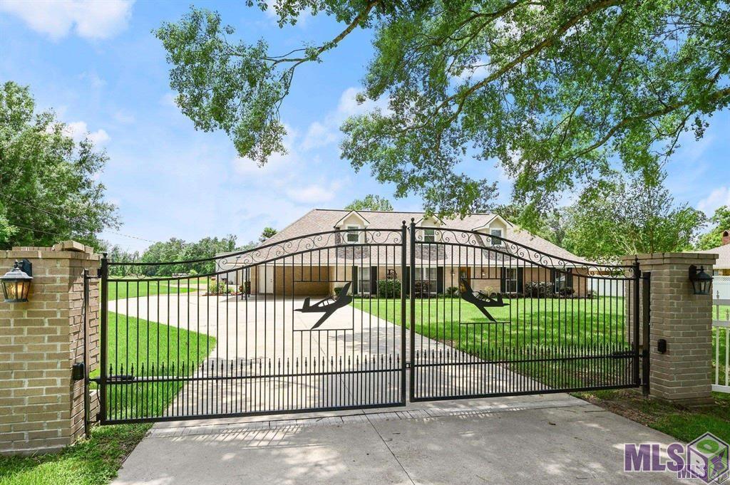 12581 Roundsaville Road Baton Rouge, LA 70818 - Photo 3 of 37